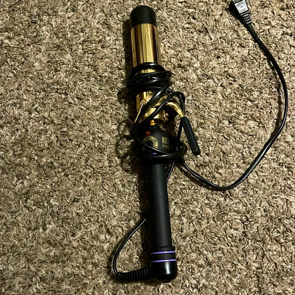 HOT TOOLS CURLING IRON